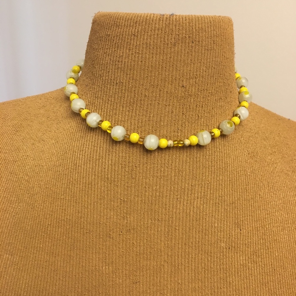 Yellow and White Flower Beaded Necklace